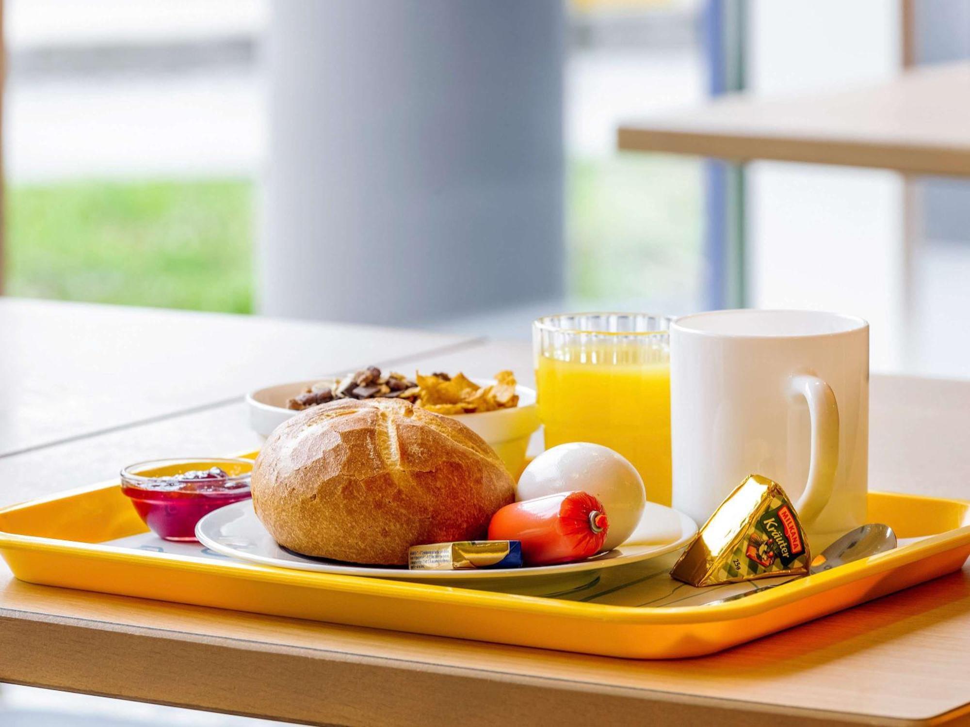 Ibis Budget Hannover Hbf Bagian luar foto